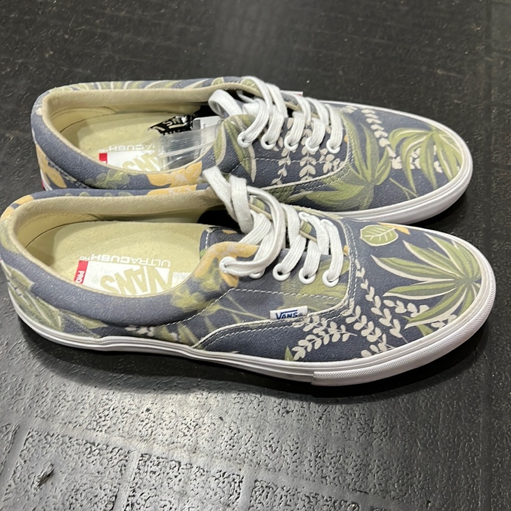 NWOT vans shoe mens size 11